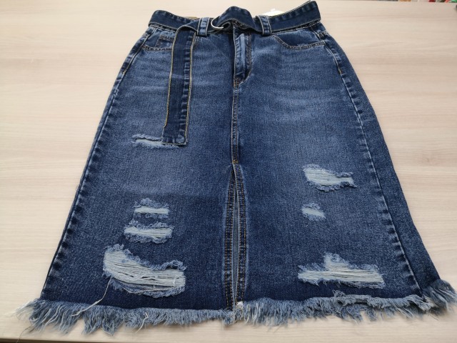 201658 jeans krilo št. m - 10 eur
