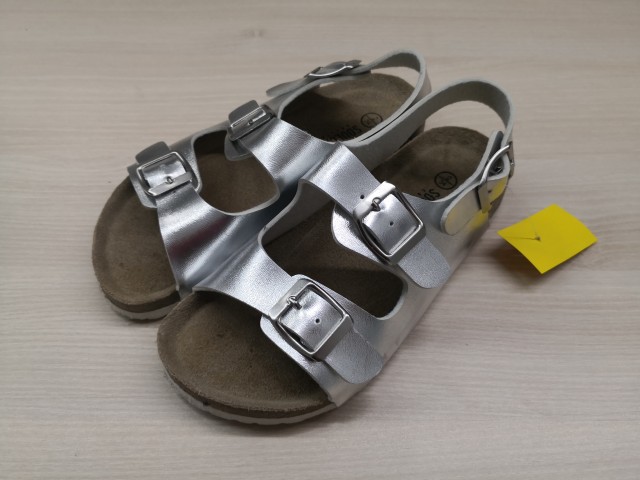 212578 OPANKI ŠT. 34 - 5 €