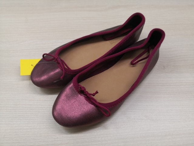 212577 BALERINKE ŠT. 33 - 5 €