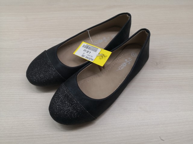 212576 BALERINKE ŠT. 33 - 4 €