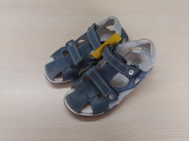 212898 opanki ciciban št. 32 - 8 €