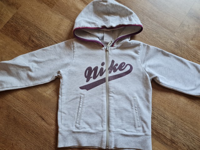 Jopica nike 116 5€