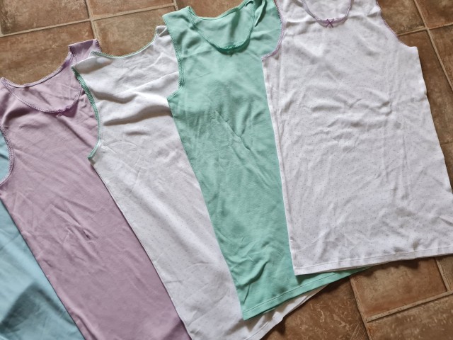 5XNOVE SPODNJE MAJICE m&s 10€