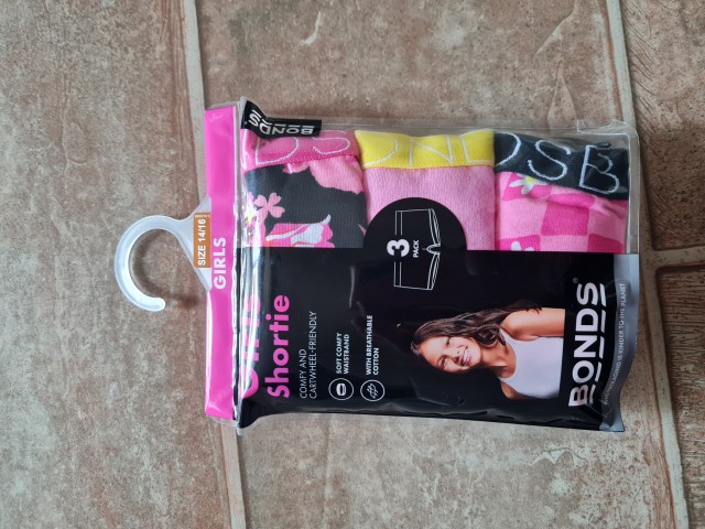 NOVE SPODNJICE-boksarice 9€