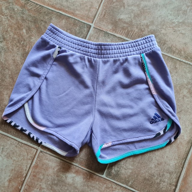 KRATKE HLAČE ADIDAS 164 15€