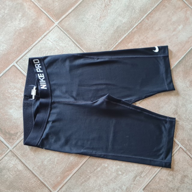 Nike pro S 13€
