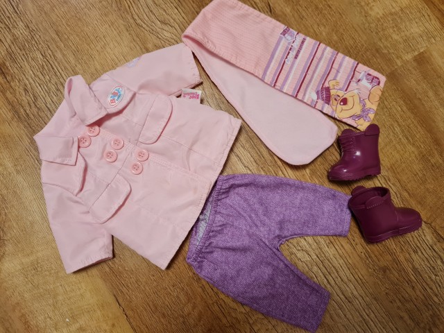 Oblačila baby born 8€