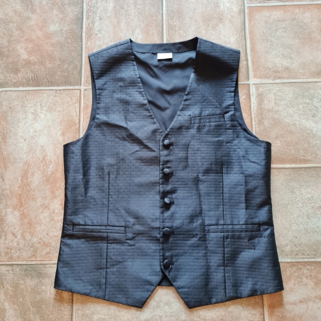 Telovnik Next 15 let 7€