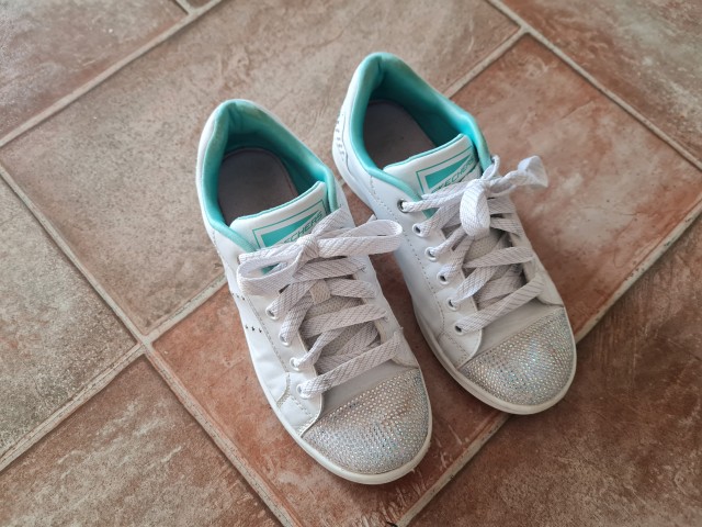 Superge skechers 36 15€