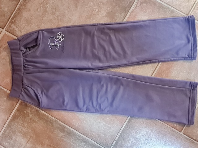 Nove hlače 116 5€