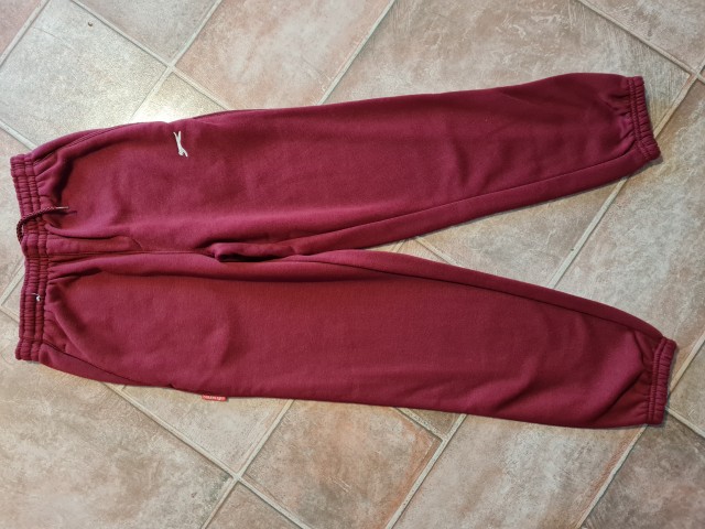 Nove hlače 7-8 5€