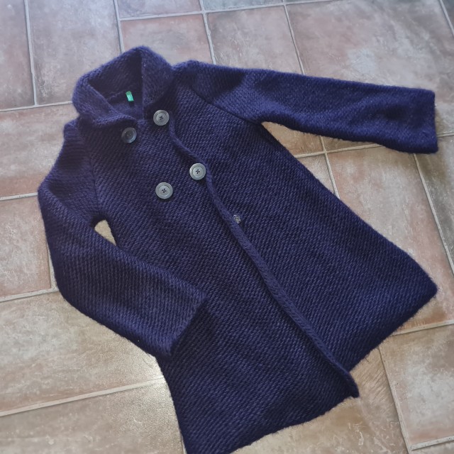 Benetton debelejša jopica - plašček 12€