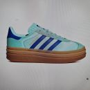 nove superge adidas  40-2-3 70€