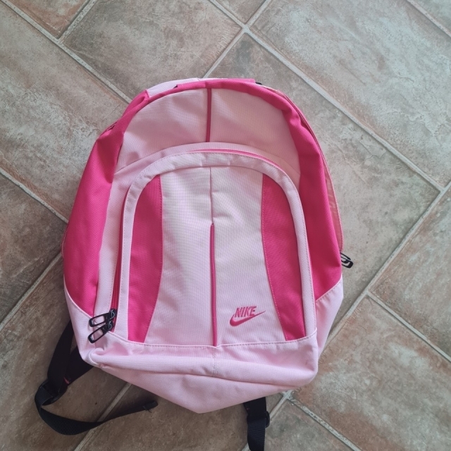 Nahrbtnik nike 15€