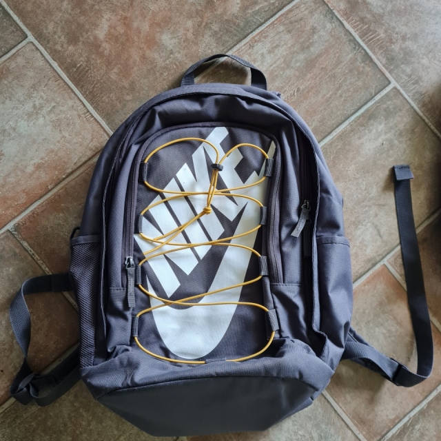 Nahrbtnik nike 18€