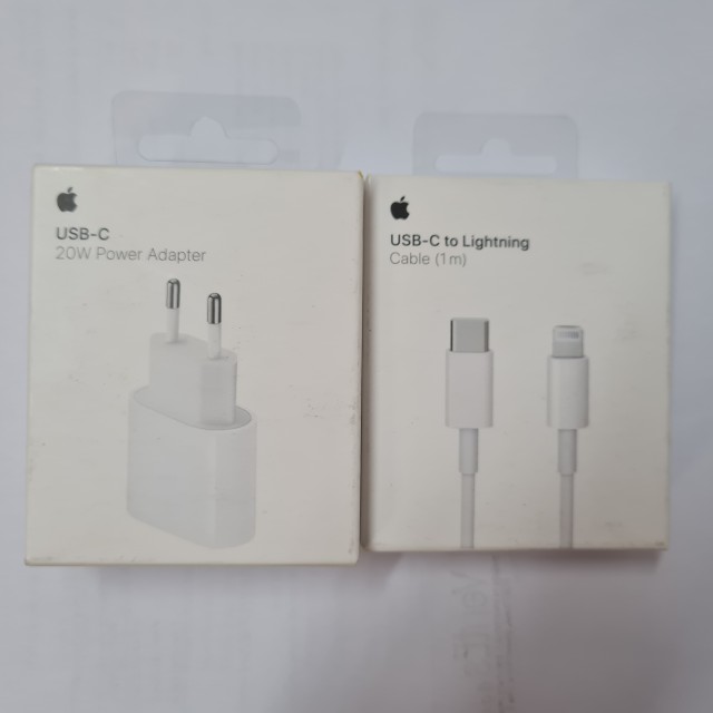 Nov polnilec + kabel 25€