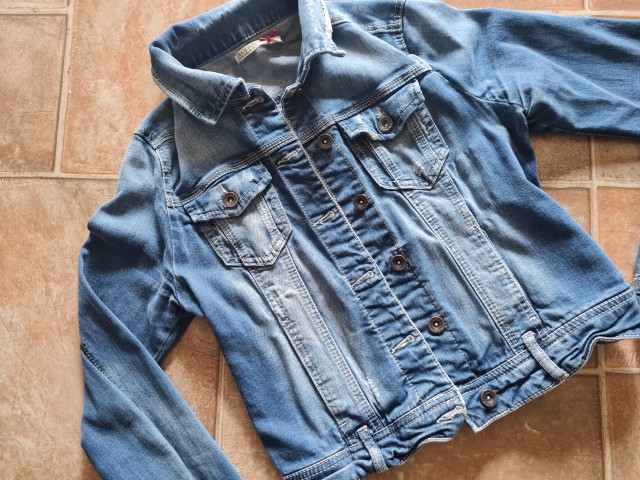 JEANS JAKNA M 8€