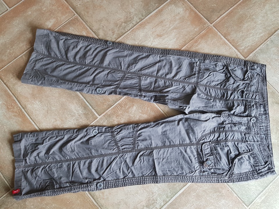 hlače Esprit 38 5€