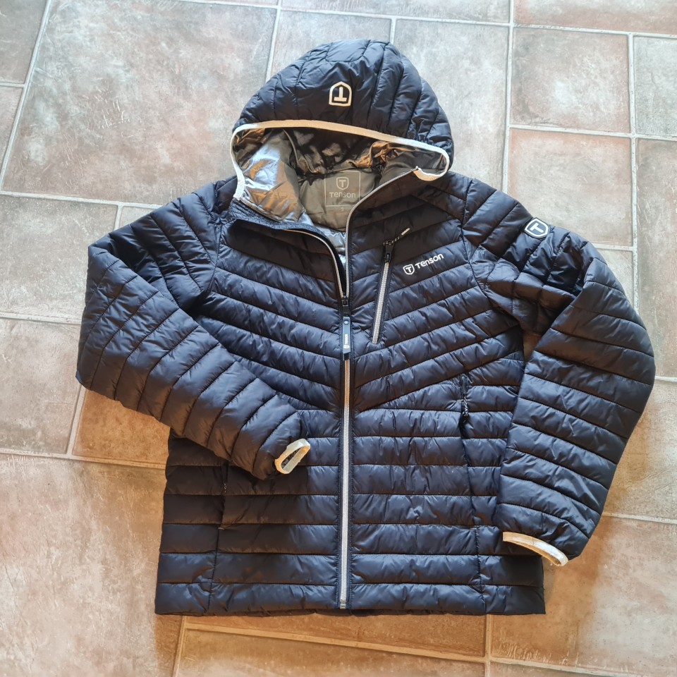 moška bunda (JAKNA)  tenson S 40€
