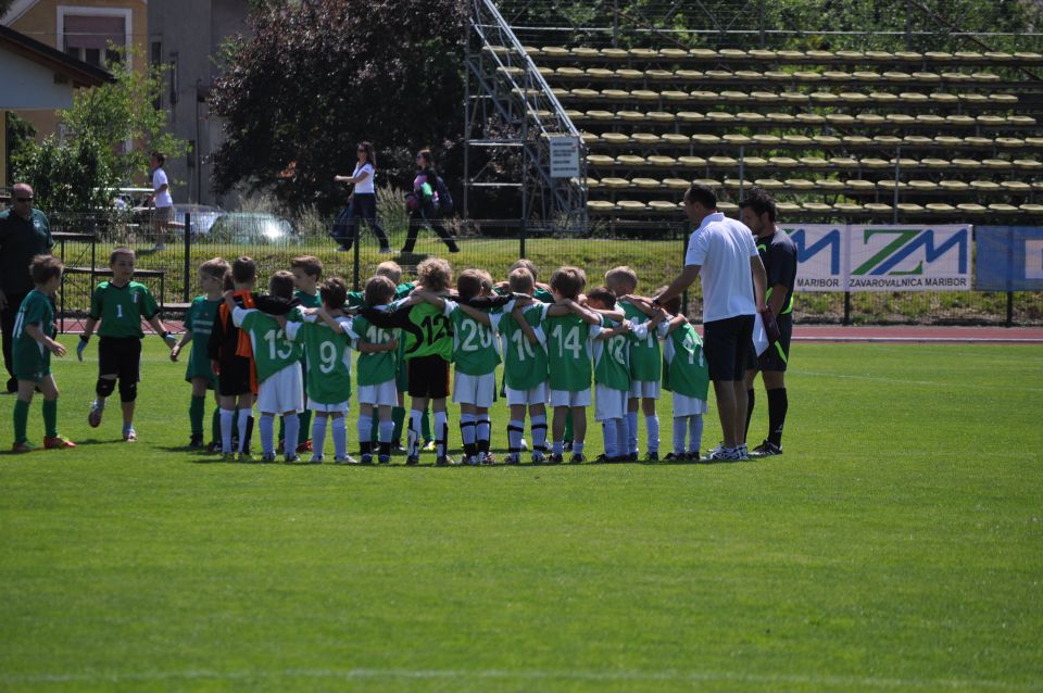 U6 ZMAGOVALCI TURNIRJA V PTUJU - foto povečava