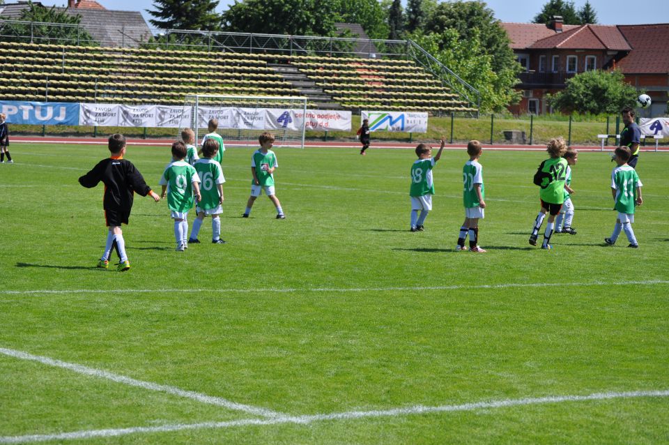 U6 ZMAGOVALCI TURNIRJA V PTUJU - foto povečava