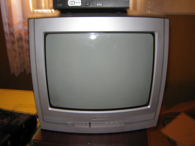 Televizija, Si - digi in sobna antena  - foto