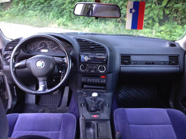 BMW E36 325i - foto