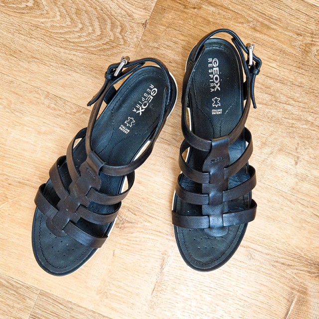 Črni sandali Geox - velikost 39 - 40 eur - foto