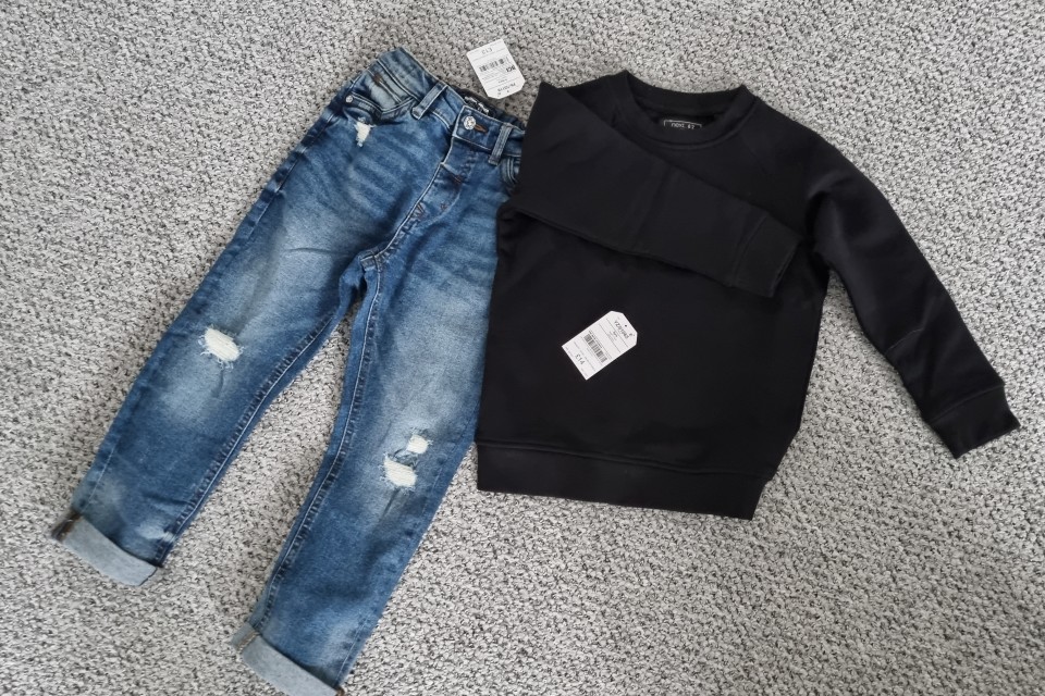 NOV NEXT KOMPLET, JEANS+PULOVER...št.110 - 20 eur