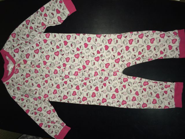 Hello Kitty pižama 86/92 (velika!!)