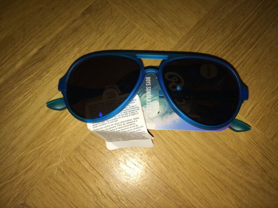 očala