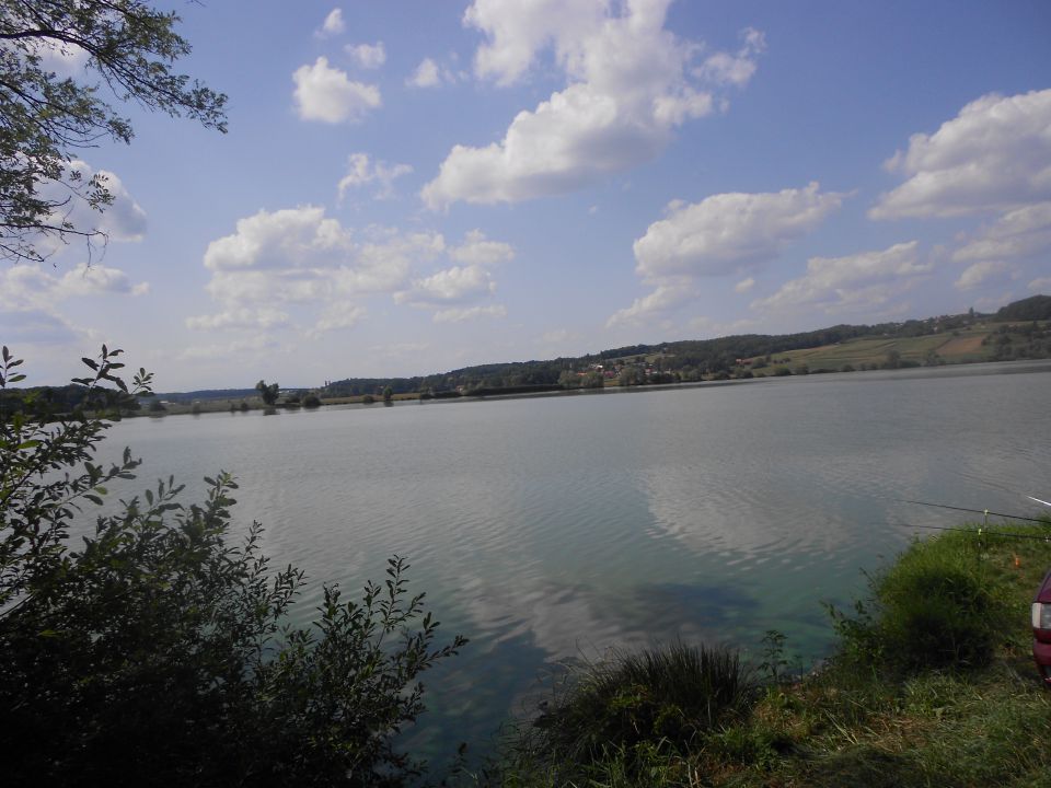 Trojiško jezero