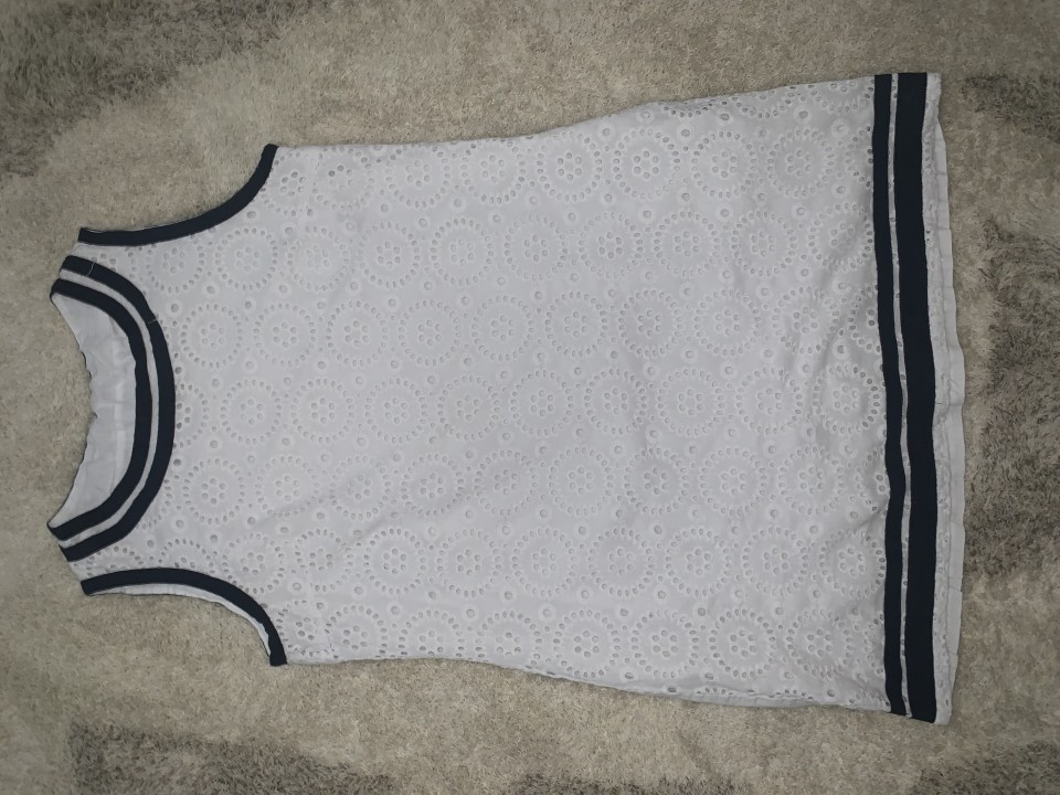 oblekca vel.M 10€