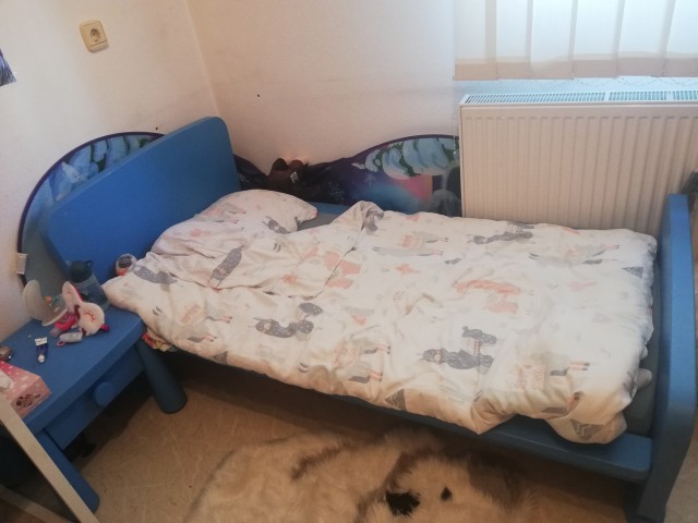 Ikea Mammut postelja+ nočna omarica