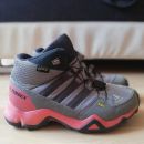 Adidas pohodni čevlji za deklico št. 36