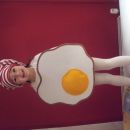 pustni kostum-jajček na oko s slanino