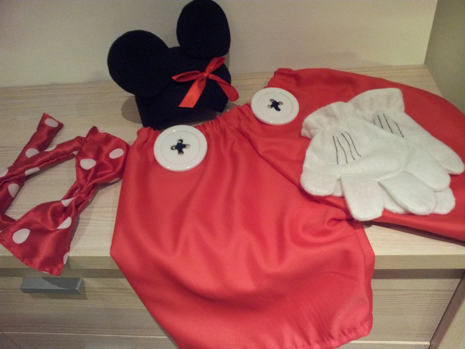 pustni kostum-Mickey mouse