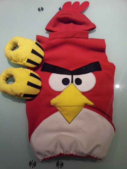 Pustni kostum-angry bird rdeč