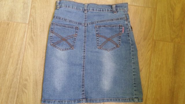 Dekliško jeans krilo!  140 št.  3 eur - foto