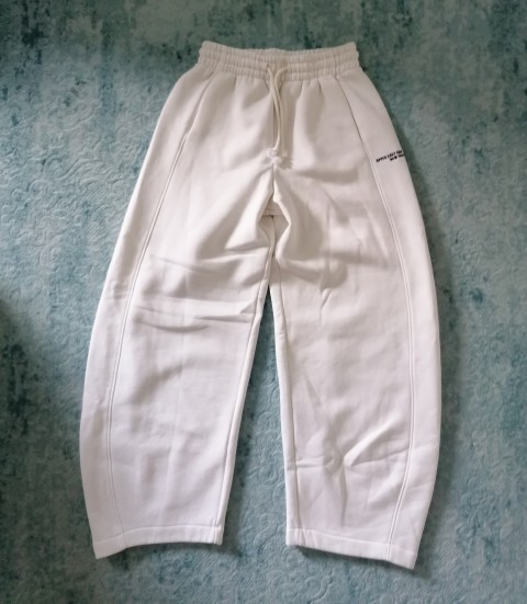Zara M ženska debelejša trenirka, 5,50 € - foto