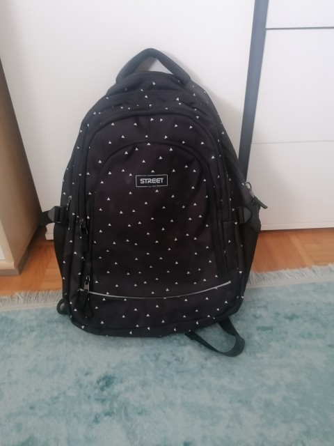 Šolska torba Street Balance triangle, 20 € - foto