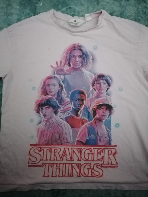 146-152 H&M majčka Stranger Things, podarim - foto