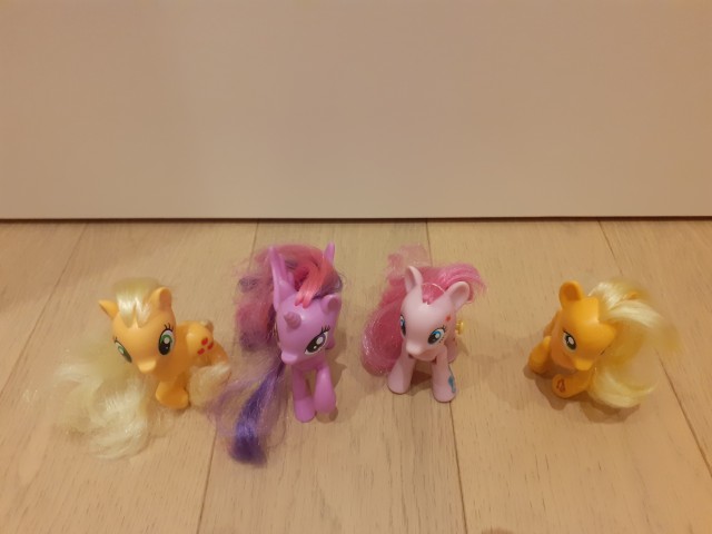 4 € - komplet little pony