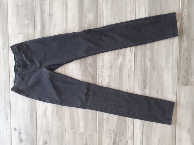 8 € - H&M jeans legice št. 170