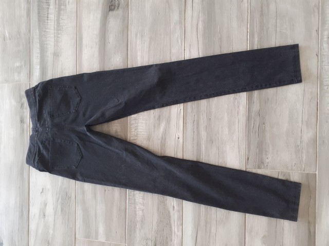 8 € - H&M jeans legice št. 170