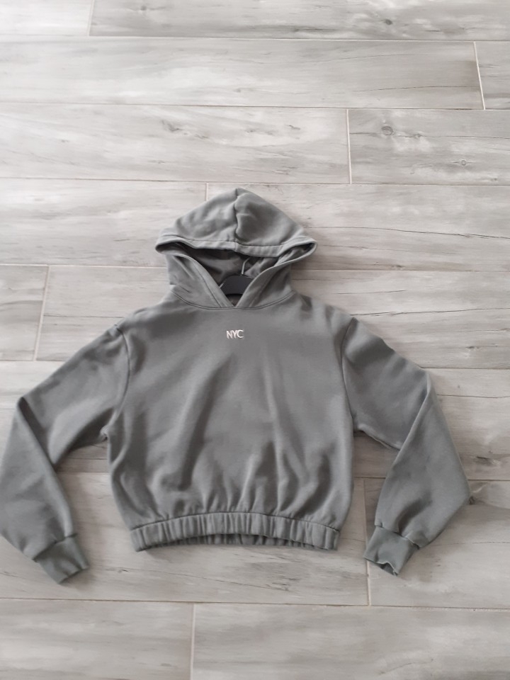 5 € - H&M pulover št. 146-152