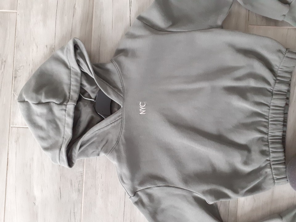 5 € - H&M pulover št. 146-152