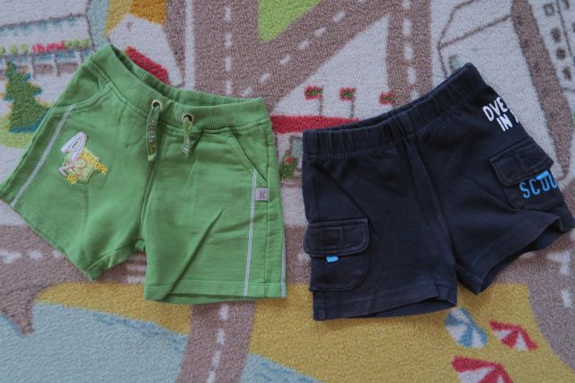 2x kratke hlače(zelene Kanz) št. 80, 4€+ptt