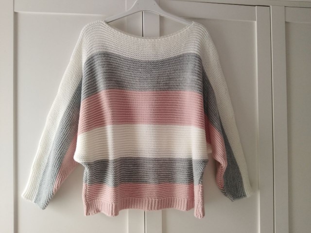 Nov pulover, un (S-M-L), 12 eur - foto
