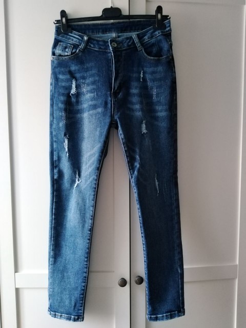 Nove jeans hlače, vle. S/M, 25 eur - foto